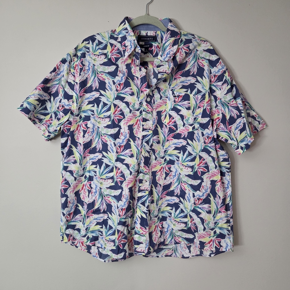Crown & Ivy Mens Large Blue Floral Short Sleeve Hawaiian Button Down Shirt